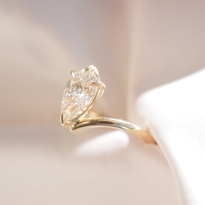 Ara | 1.5ct Pear Wishbone Solitaire Ring