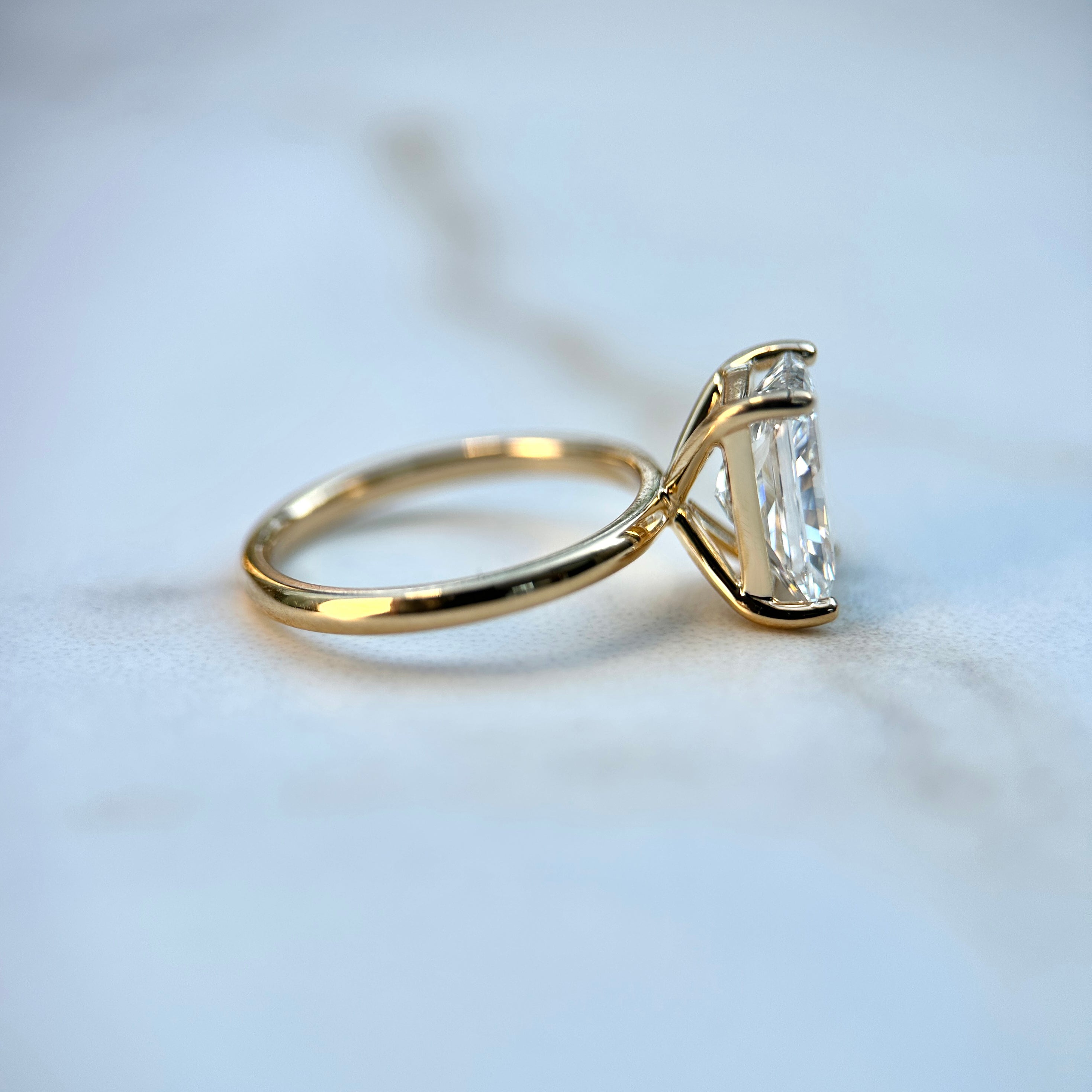 Classic Radiant Cut Solitaire - 2.50ct+ (9.5mm+, D/E & VVS)