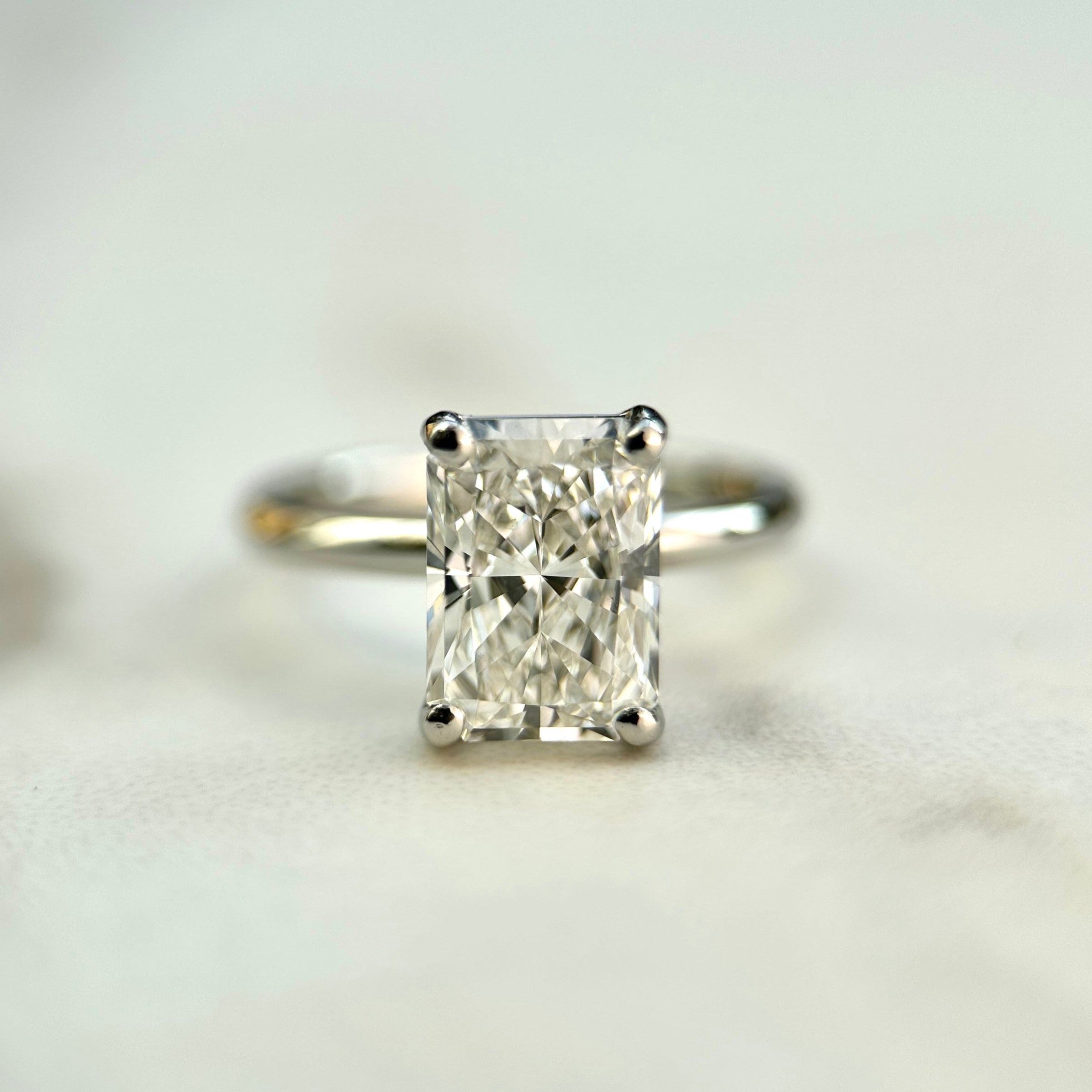 Classic Radiant Cut Solitaire - 2.50ct+ (9.5mm+, D/E & VVS)
