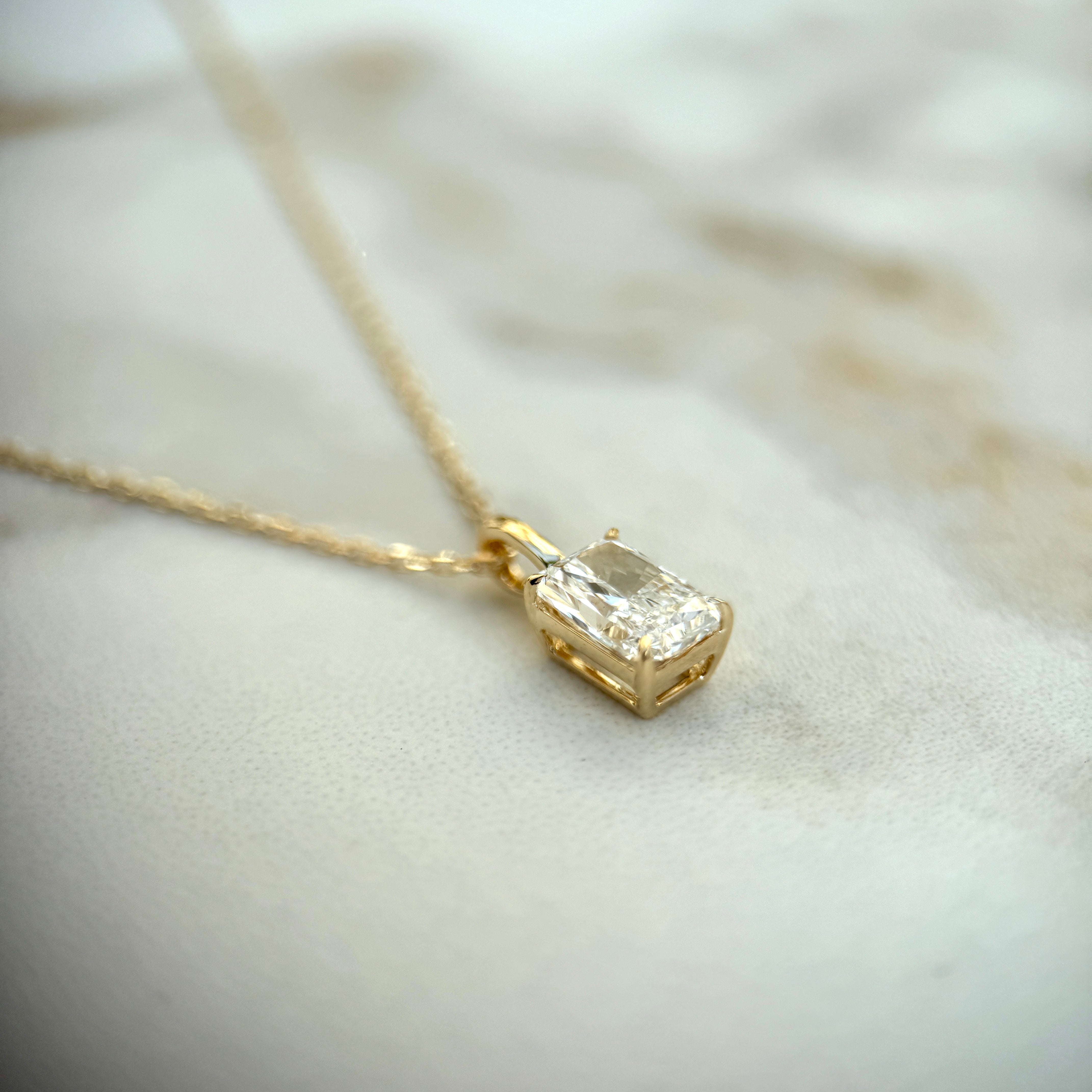 Classic Radiant Cut Pendant - 1ct