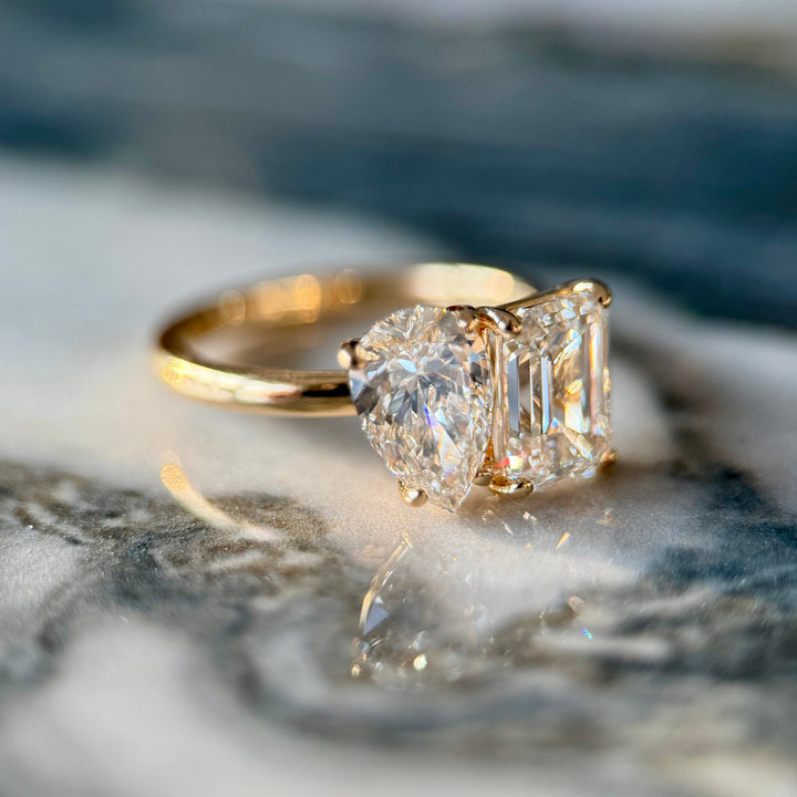 Emerald and Pear Moi et Toi - 2.5ct+ (D/E & VVS)