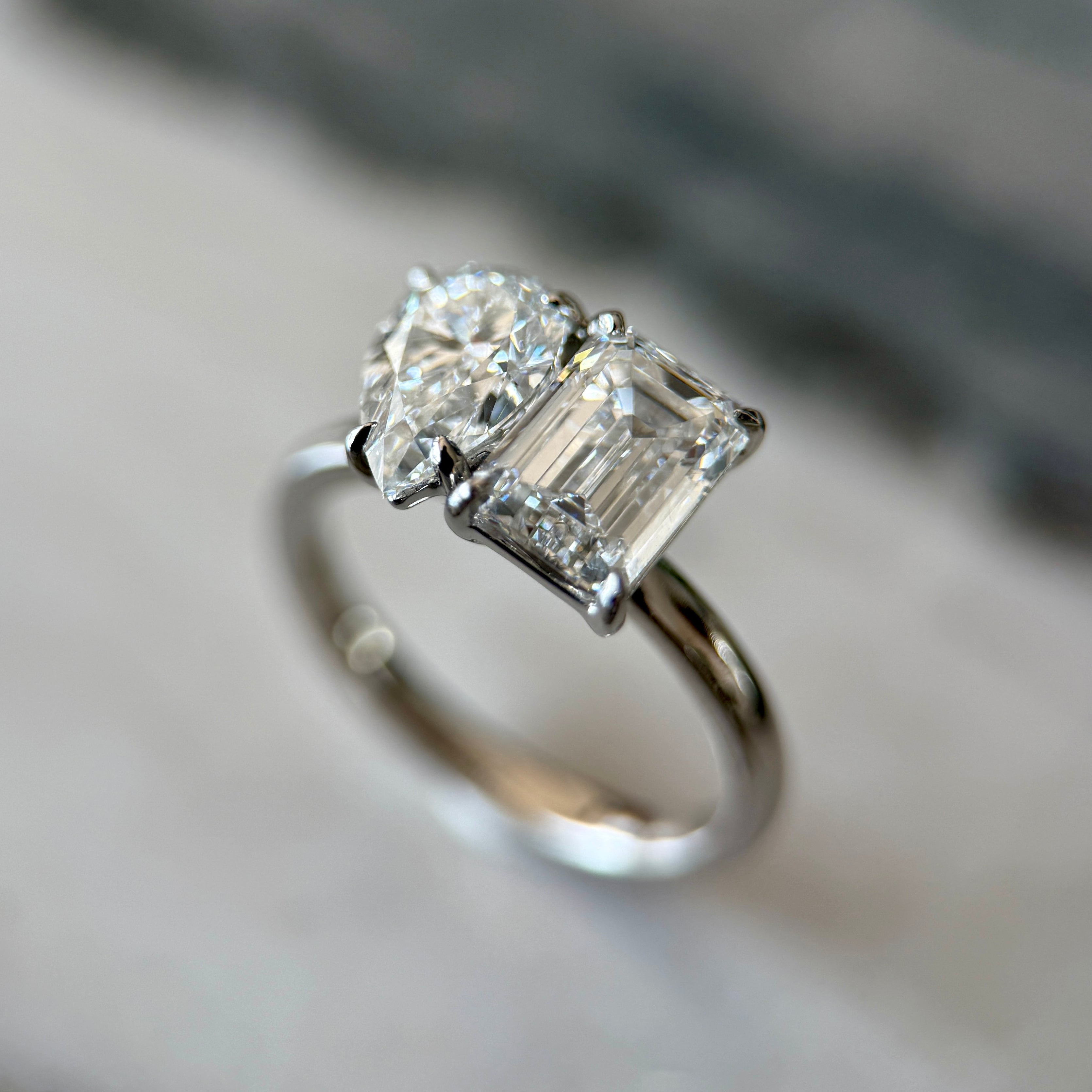 Emerald and Pear Moi et Toi - 2.5ct+ (D/E & VVS)