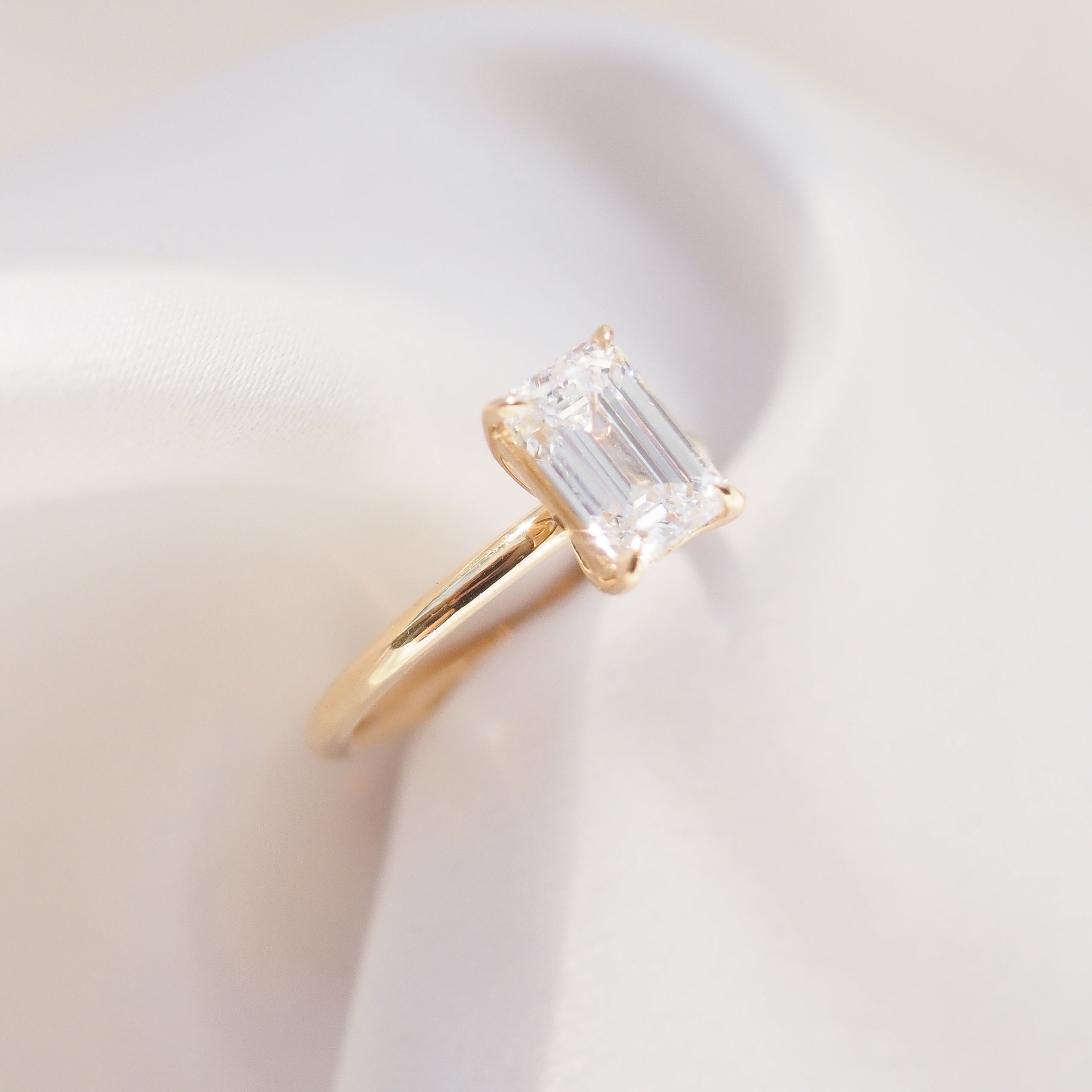 Eva | 1.5ct Emerald Solitaire Lab-Grown Diamond Engagement Ring