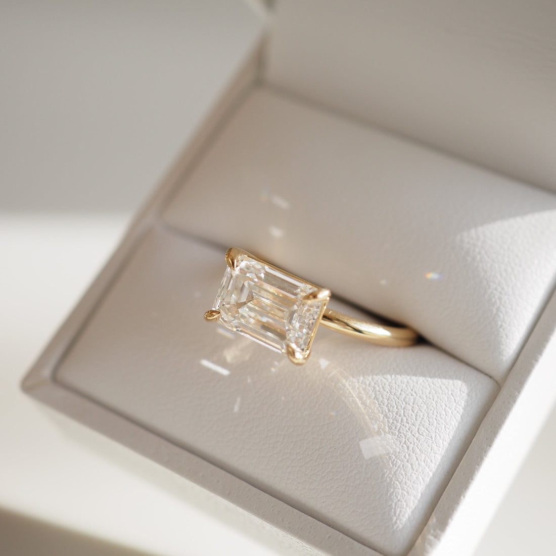 Fae | 3ct Emerald Solitaire Lab-Grown Diamond Engagement Ring