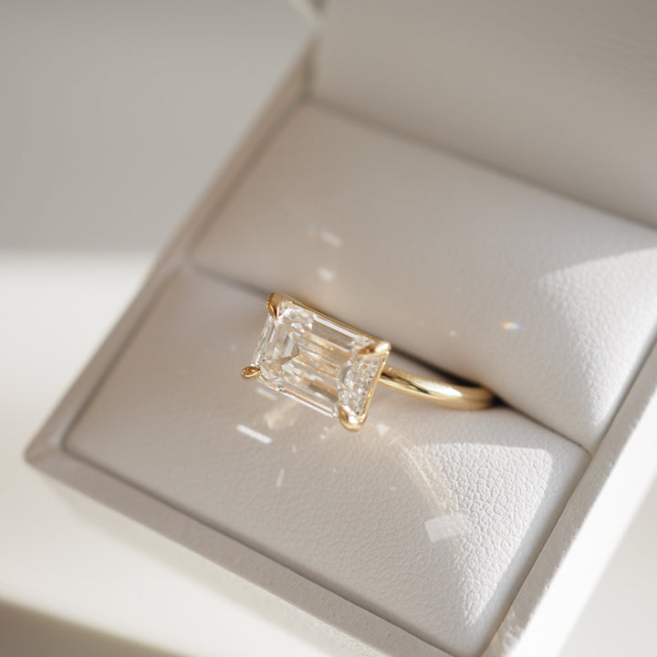 Fae | 3ct Emerald Solitaire Lab-Grown Diamond Engagement Ring