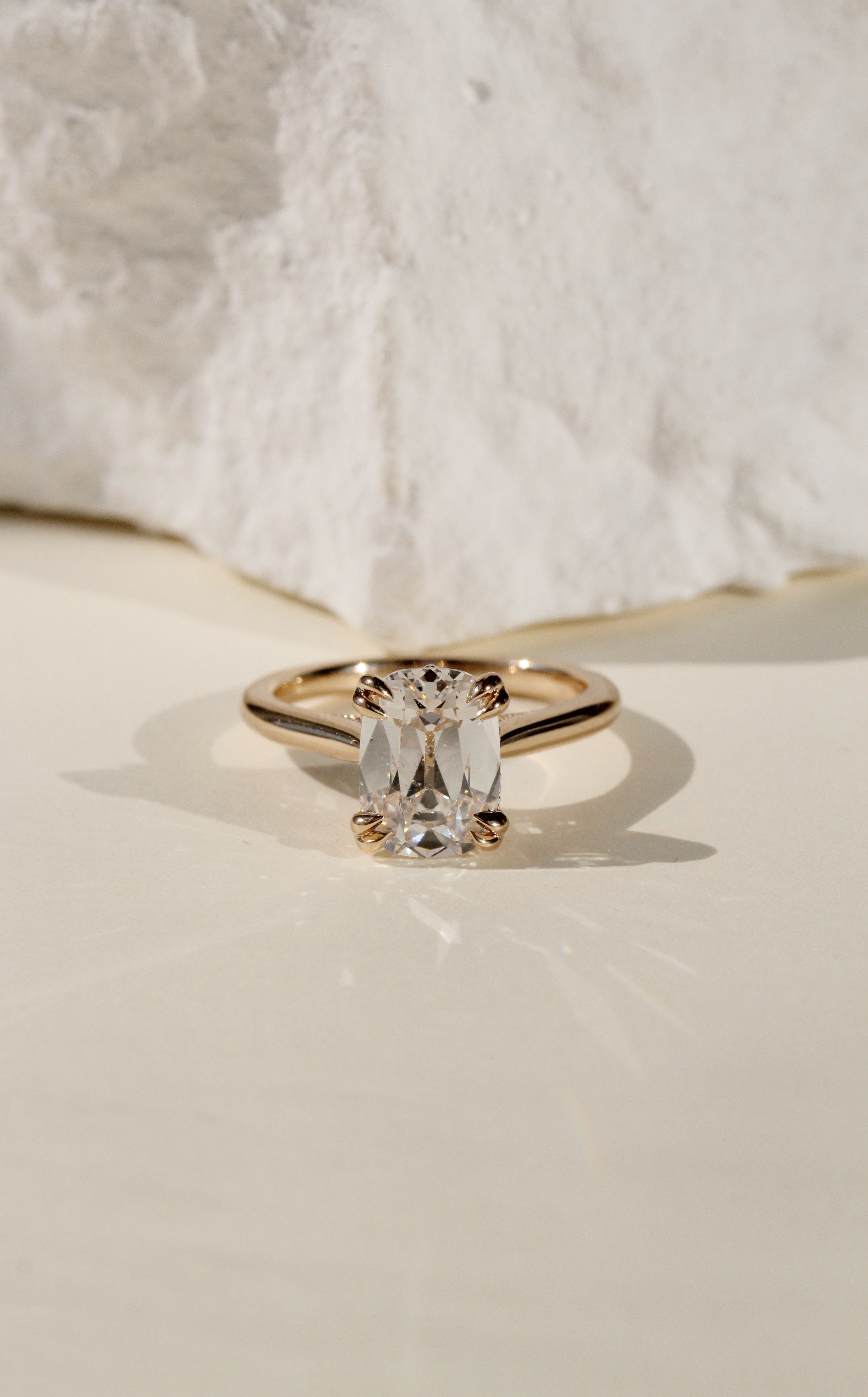 3.2 Old Mine Elongated Cushion Vintage Amsterdam