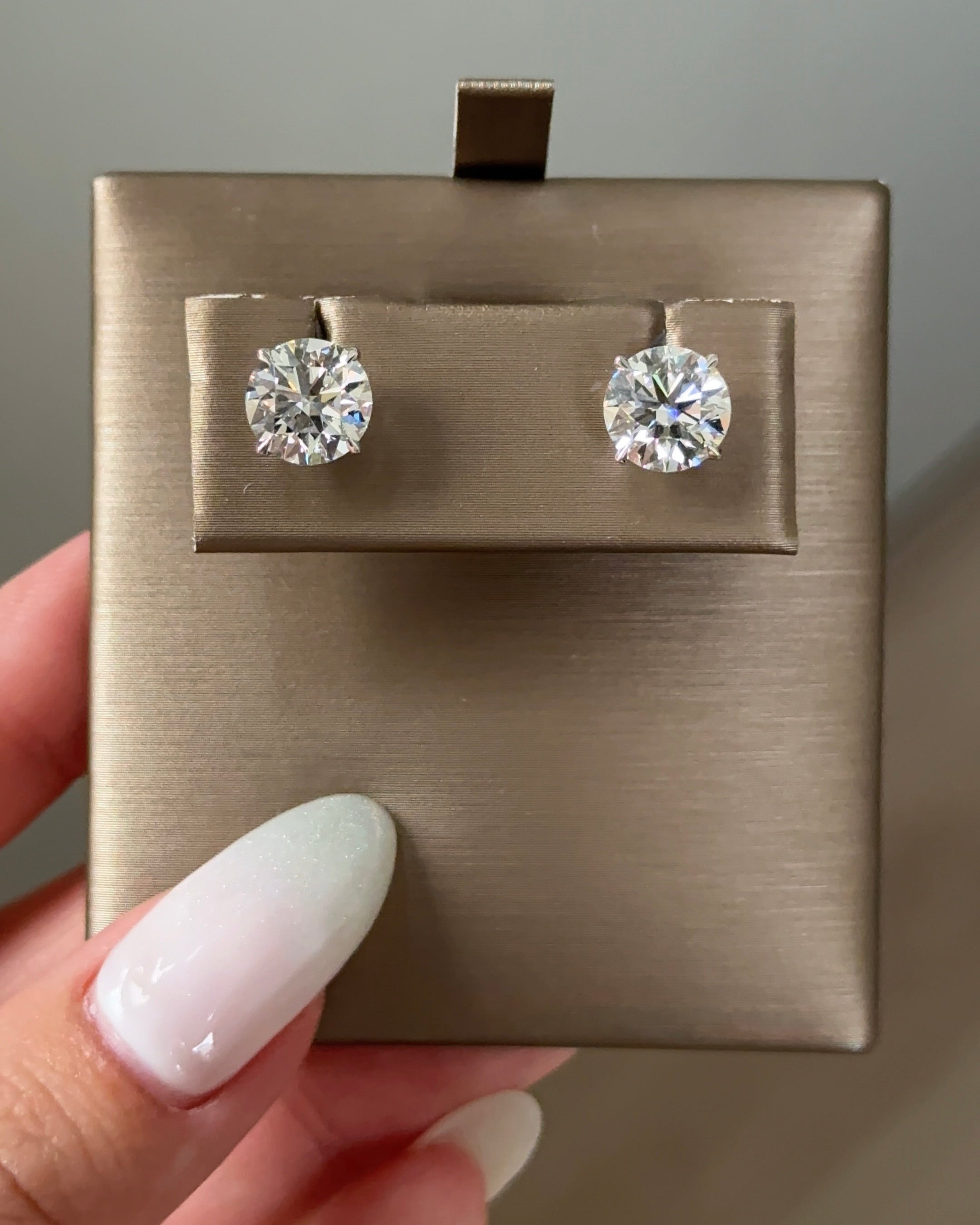 2 carats Round Cut Diamond Martini Earring