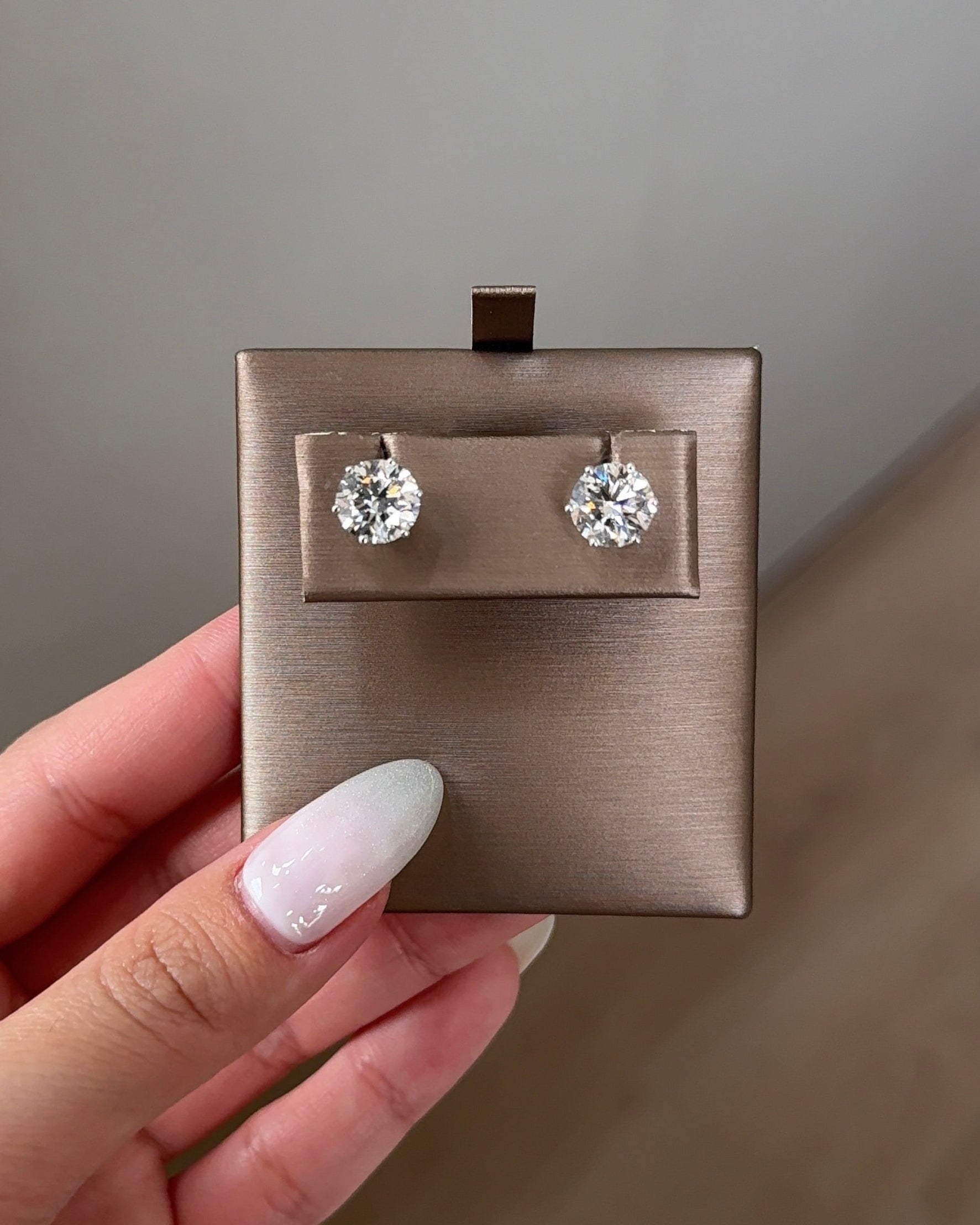 2 carats Round Cut Diamond  Basket Earring