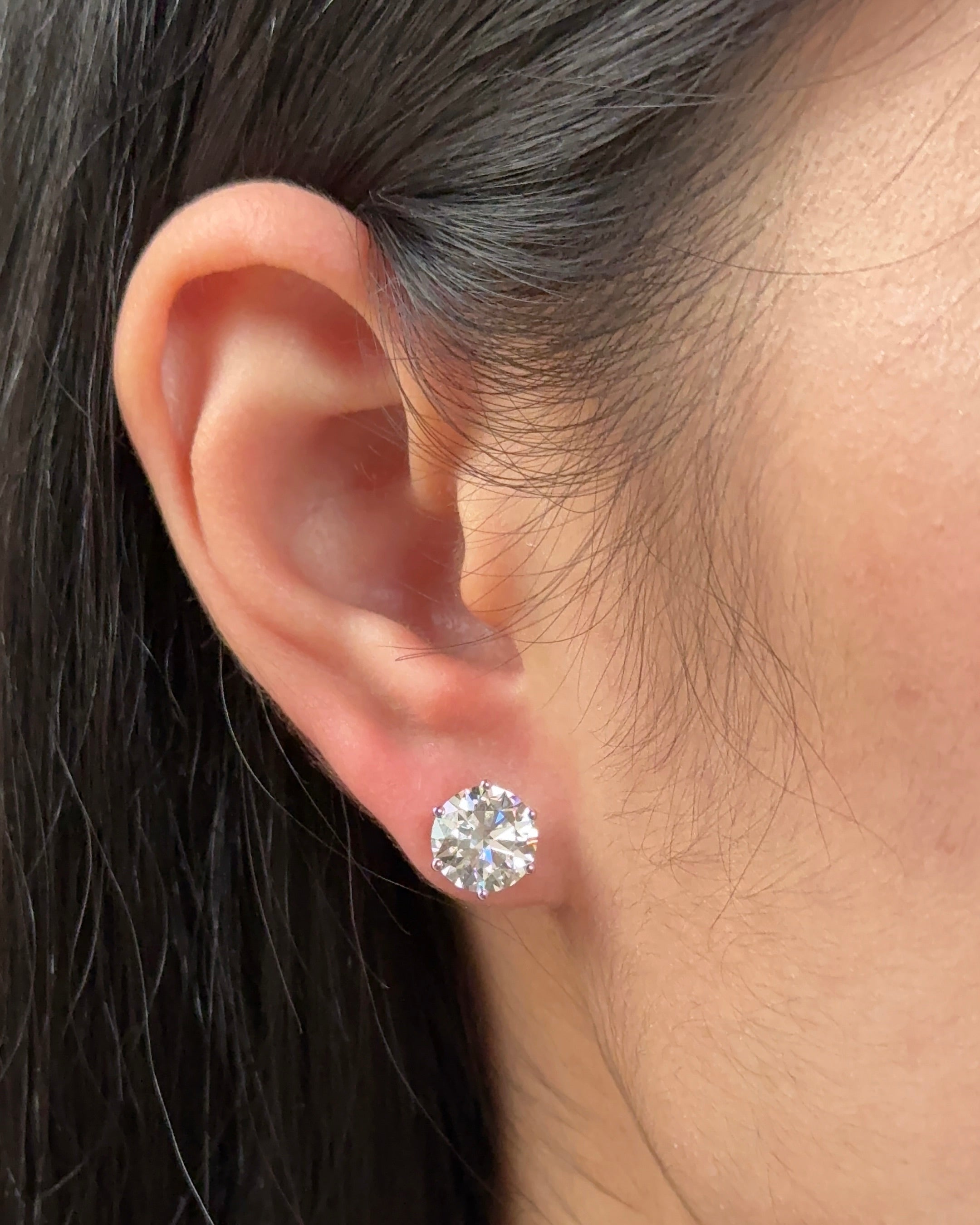 2.5 carats Round Cut Diamond  Basket Earring