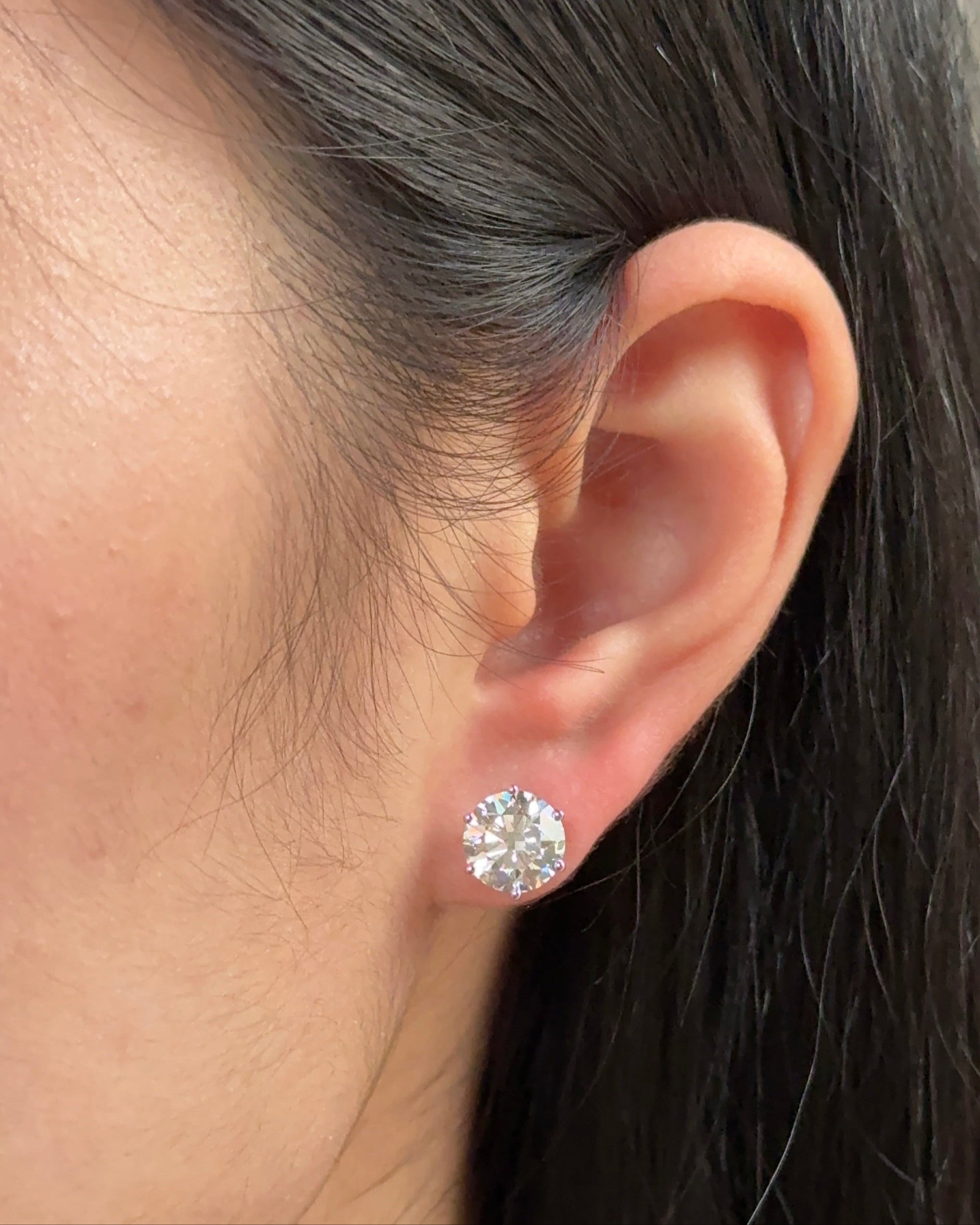 2.5 carats Round Cut Diamond  Basket Earring