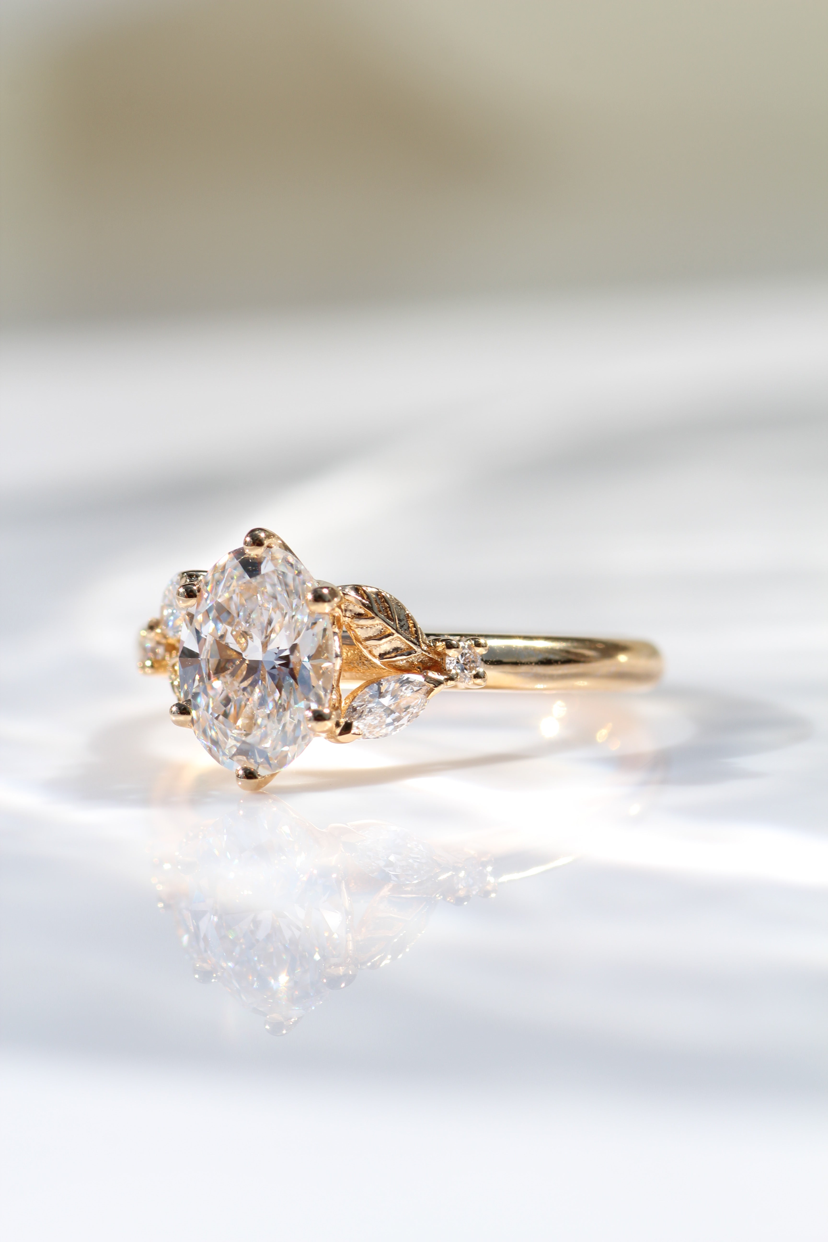 Tuscany Petal Prong, Oval Cut