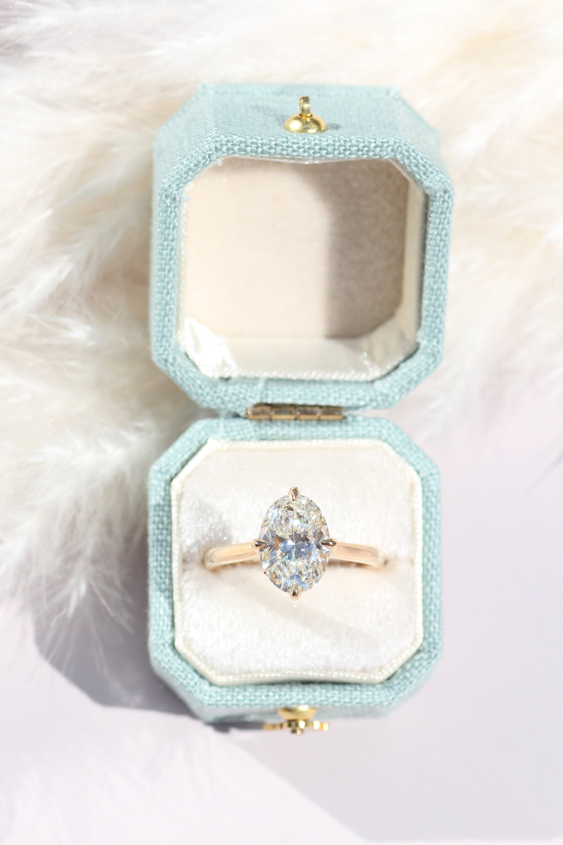 Atlas North South Solitaire, Oval Cut