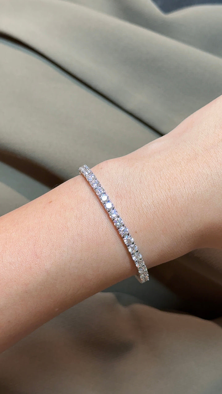 15 Pointer Round Cut Diamond Tennis Bracelet