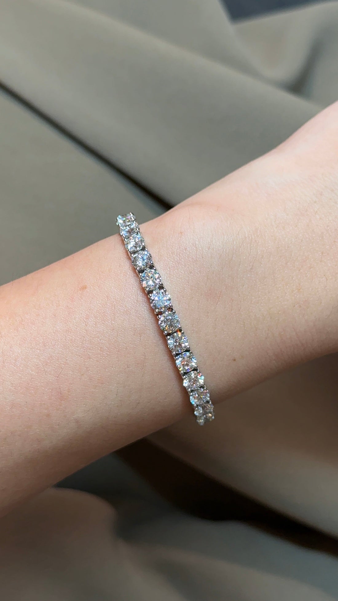 30 Pointer Round Cut Diamond Tennis Bracelet