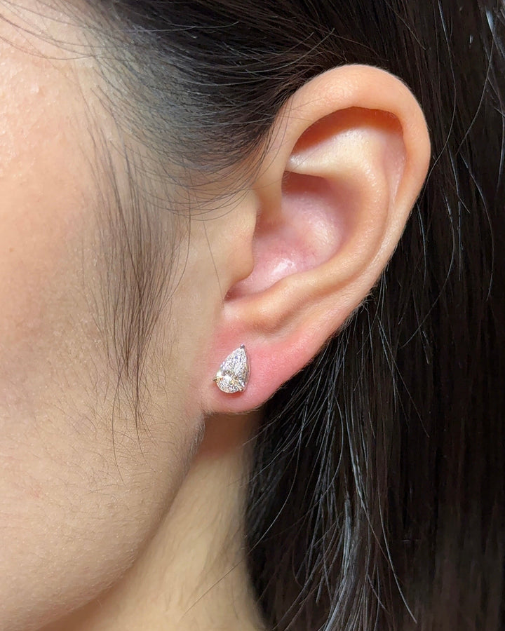 1 carats Pear Cut Diamond Earrings