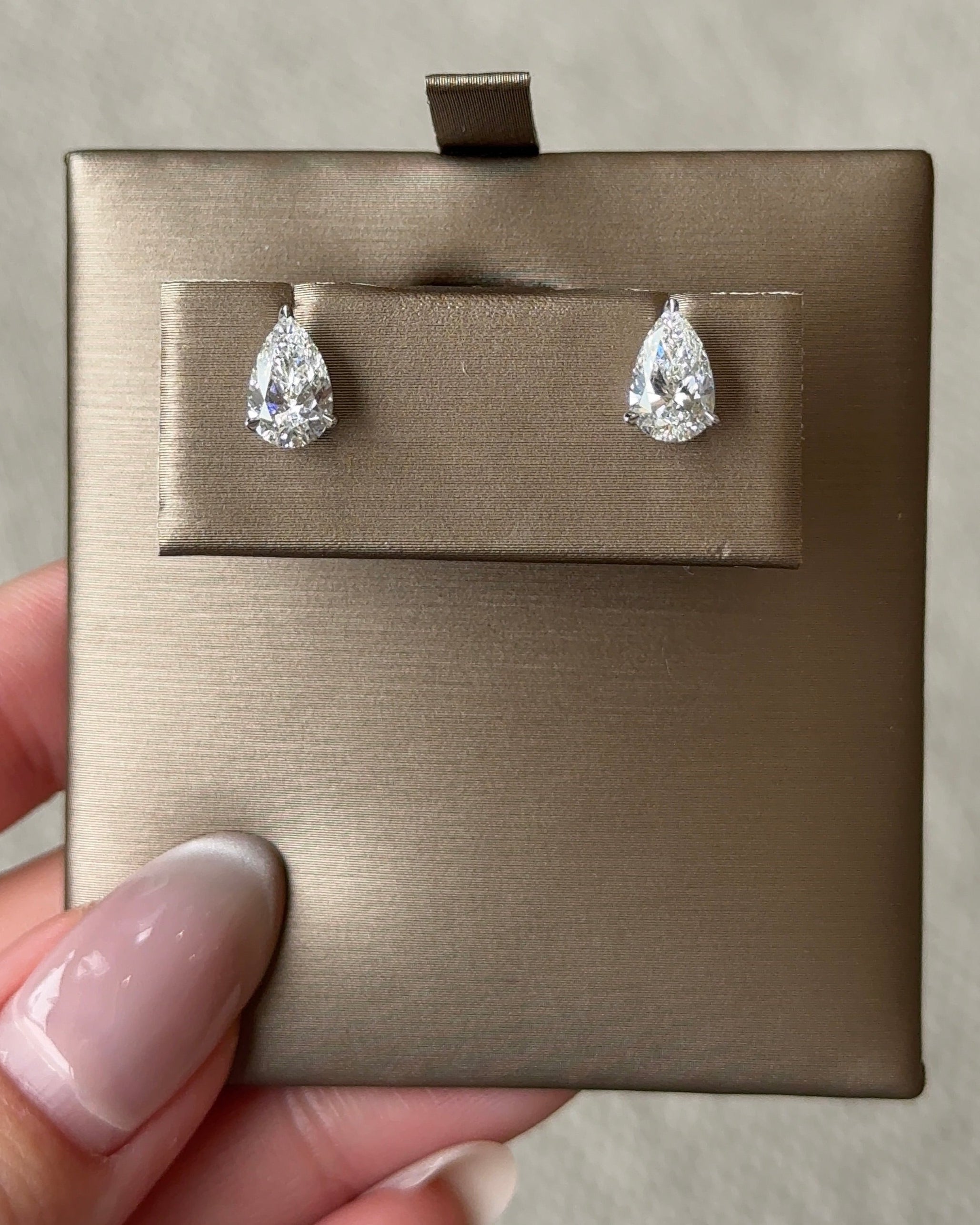 1 carats Pear Cut Diamond Earrings