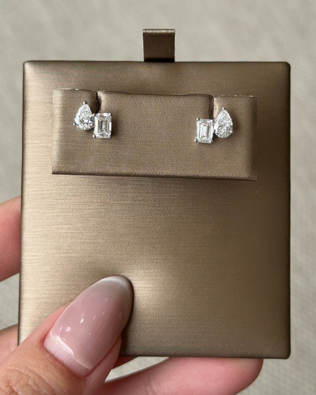 30 Pointer Toi Et Moi Diamond Diagonal Earrings