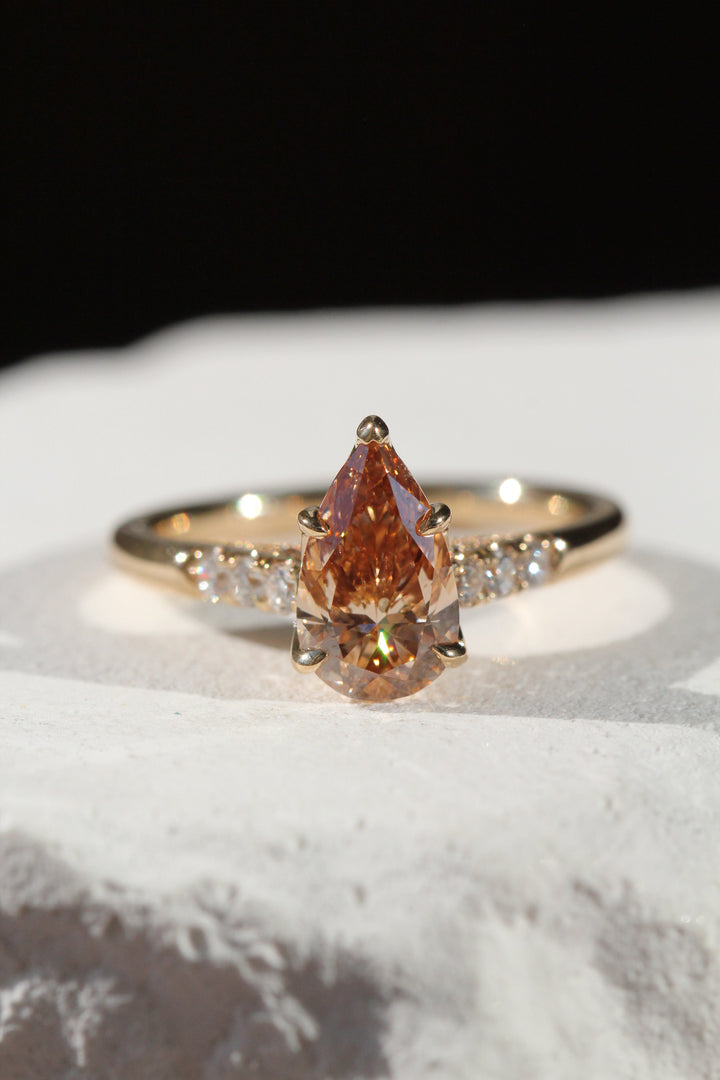 1.3 Honey Champagne Pear Vintage Monaco Trio Pavé