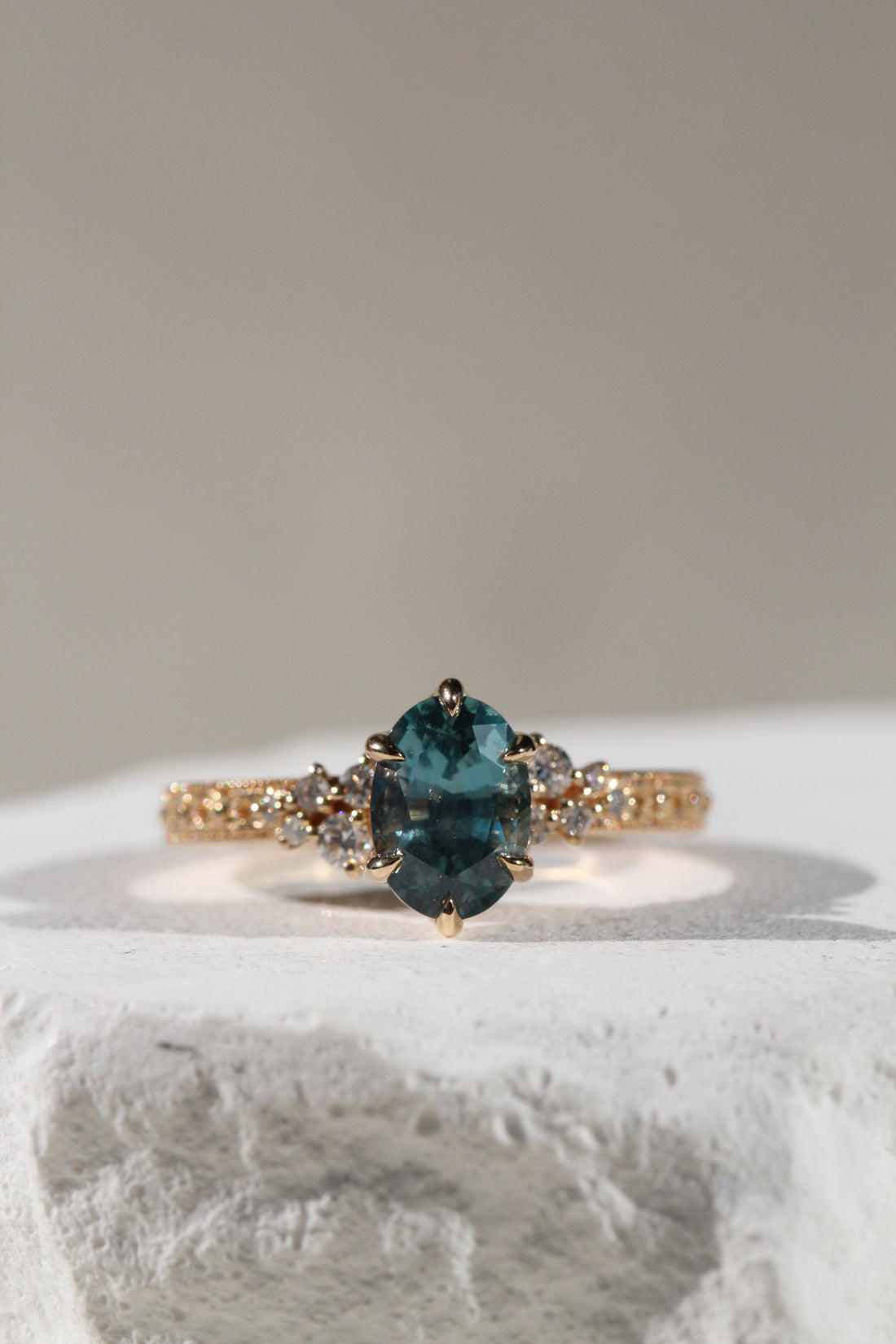 2.05 Oval Teal Oval Montana Sapphire Vintage Montreal