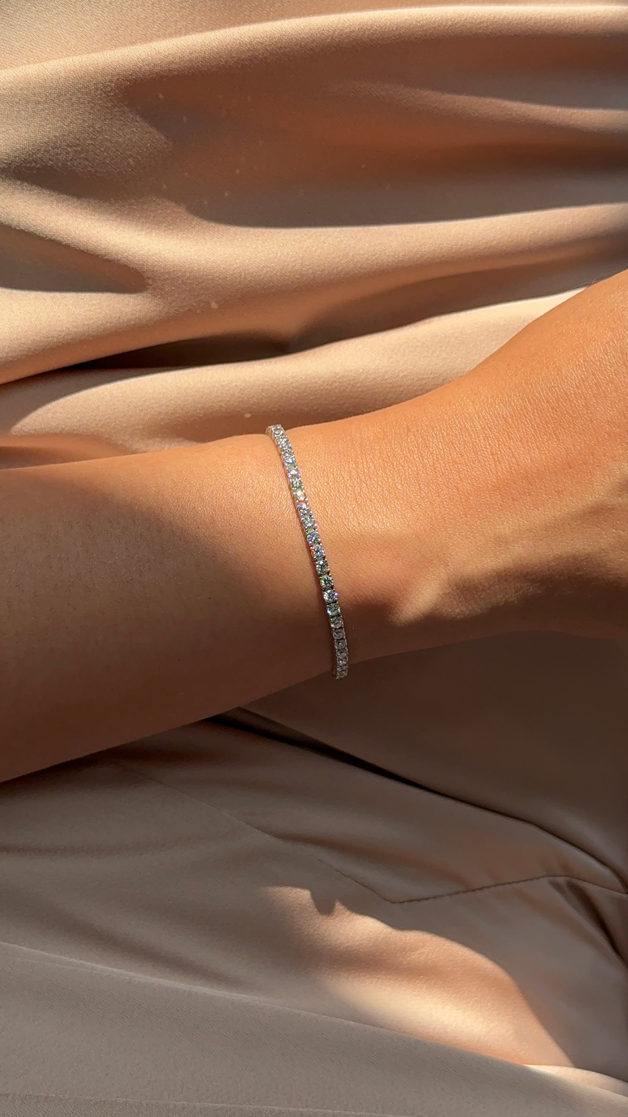 6 Pointer Round Cut Diamond Tennis Bracelet