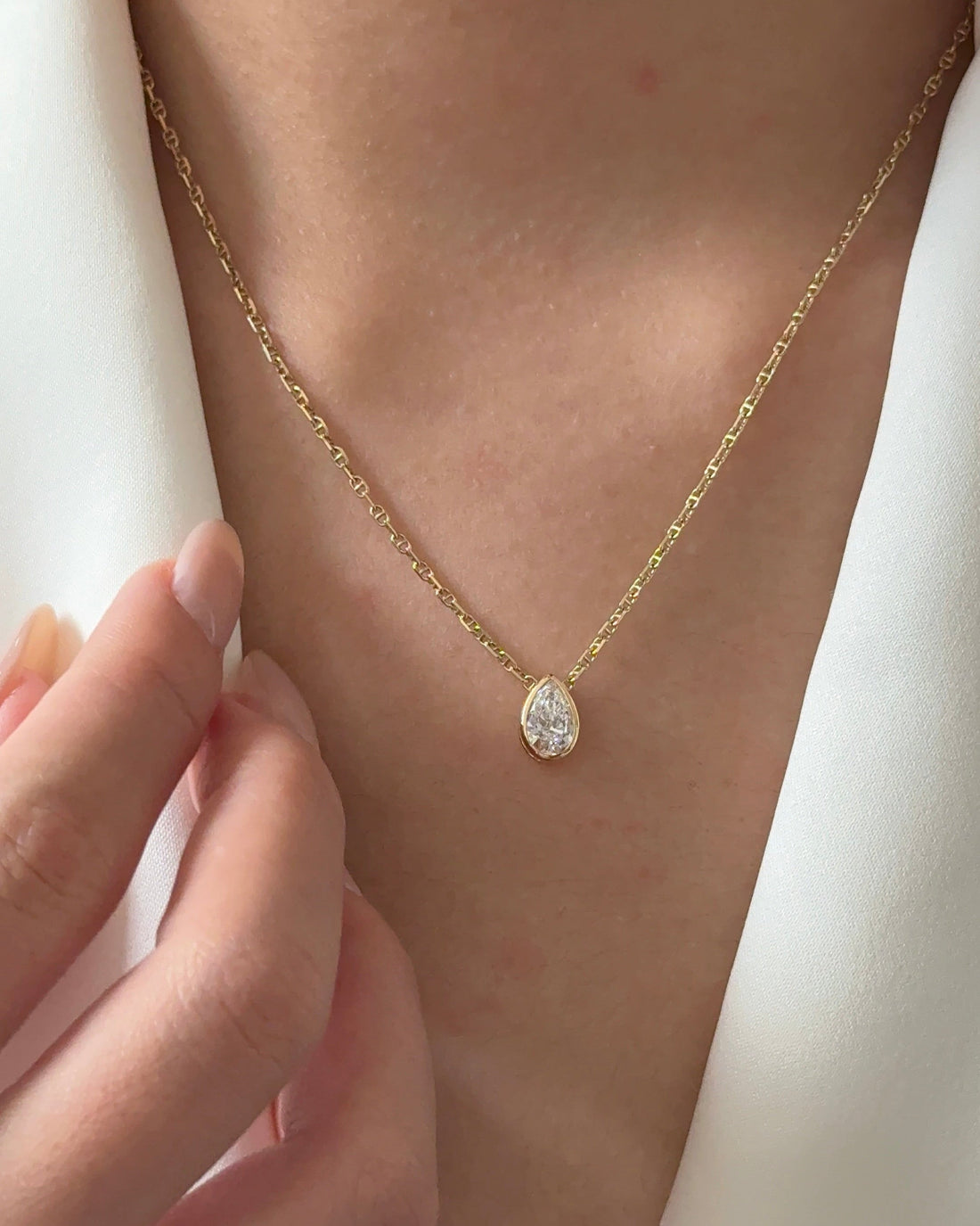 70 Pointer Pear cut Diamond Yellow Bezel Pendant Necklace Mariner Chain