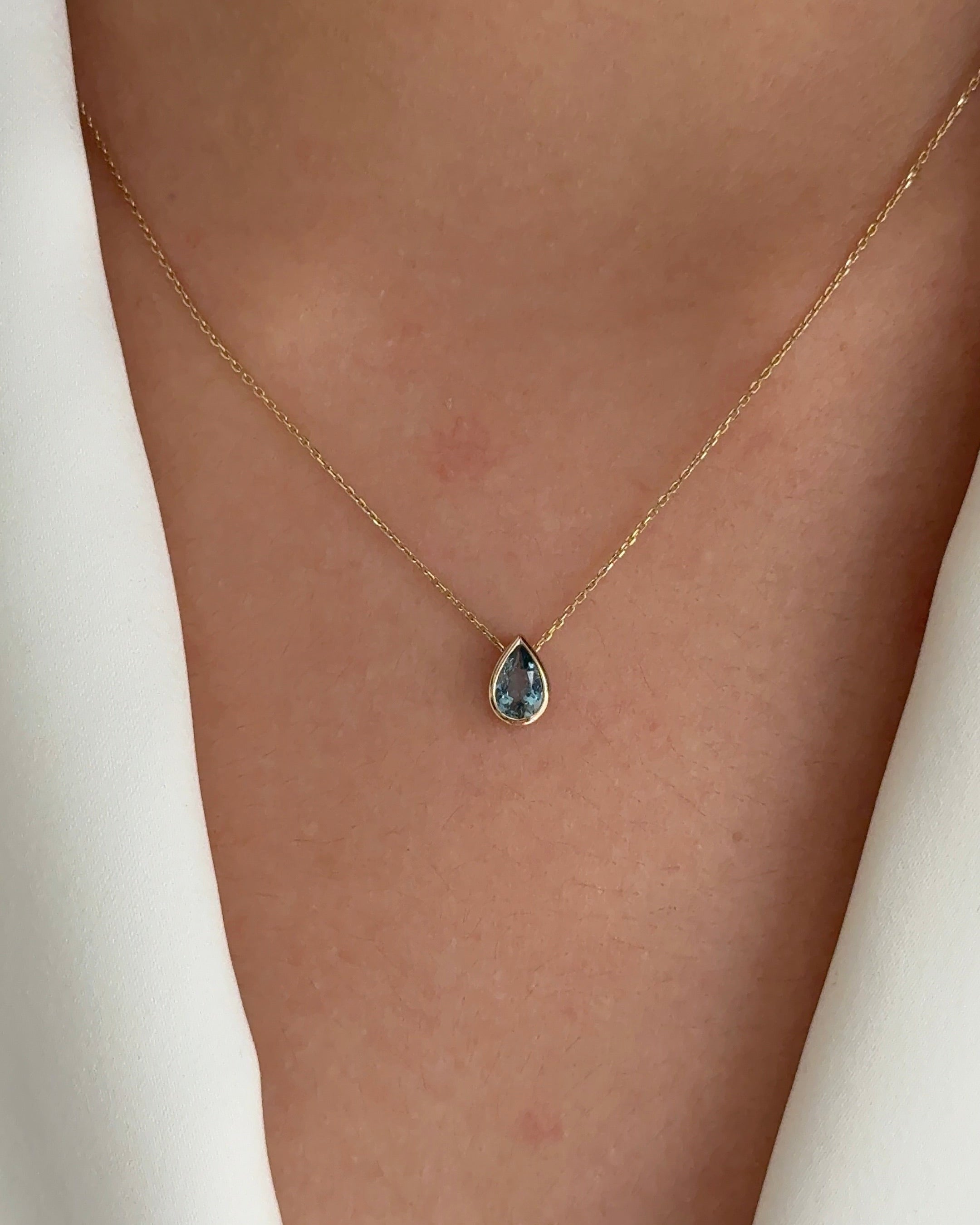 40 Pointer Pear cut Natural Santa Maria Aquamarine Pendant Necklace