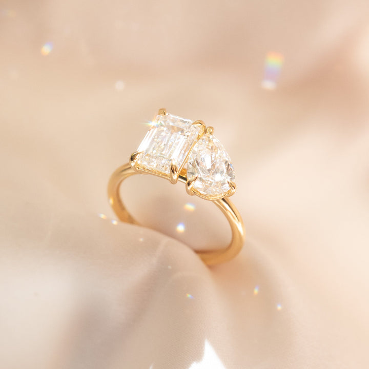 Rosa | 3.1ct Emerald & Pear Toi et Moi Lab-Grown Diamond Ring