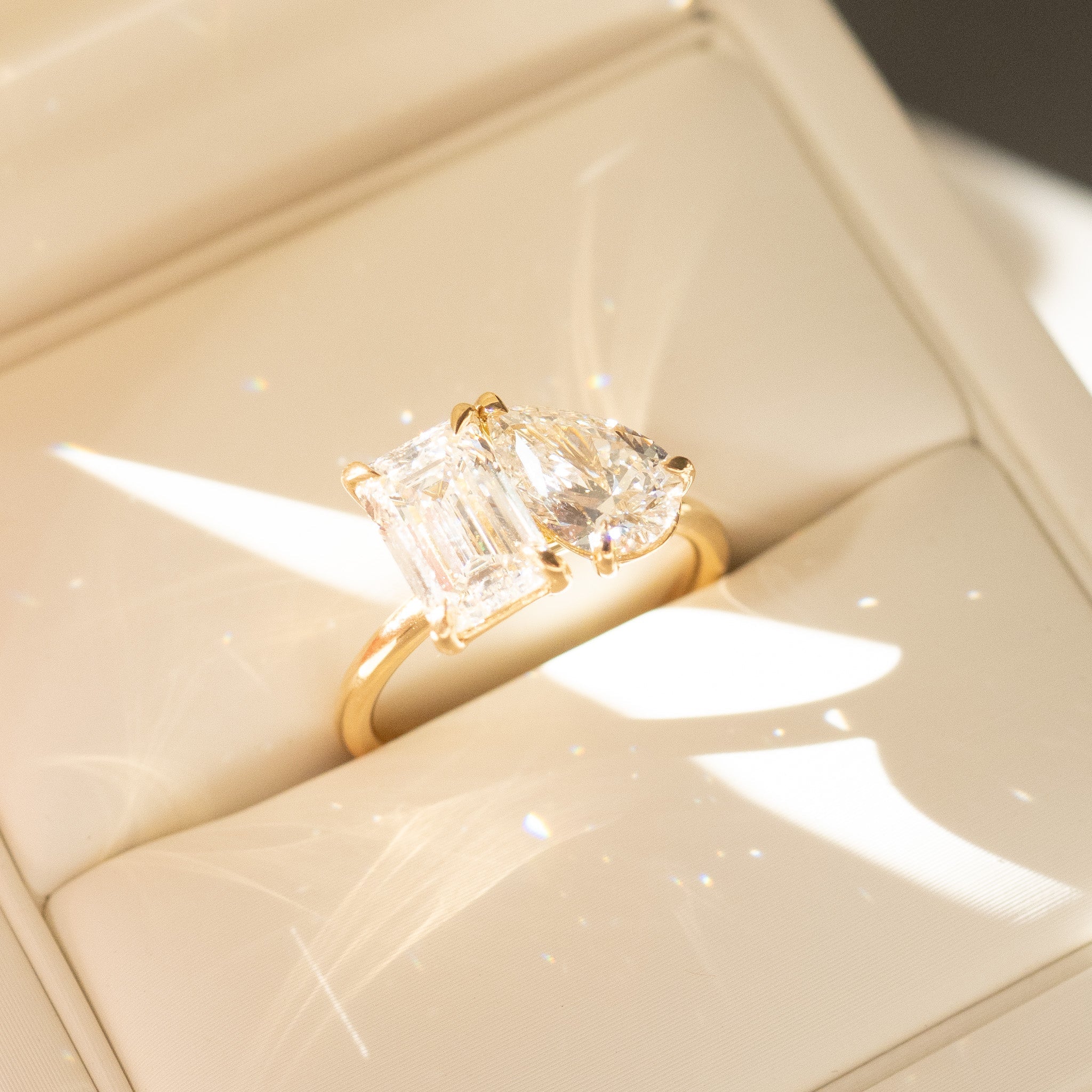 Rosa | Pear & Emerald Toi et Moi Lab-Grown Diamond Engagement Ring