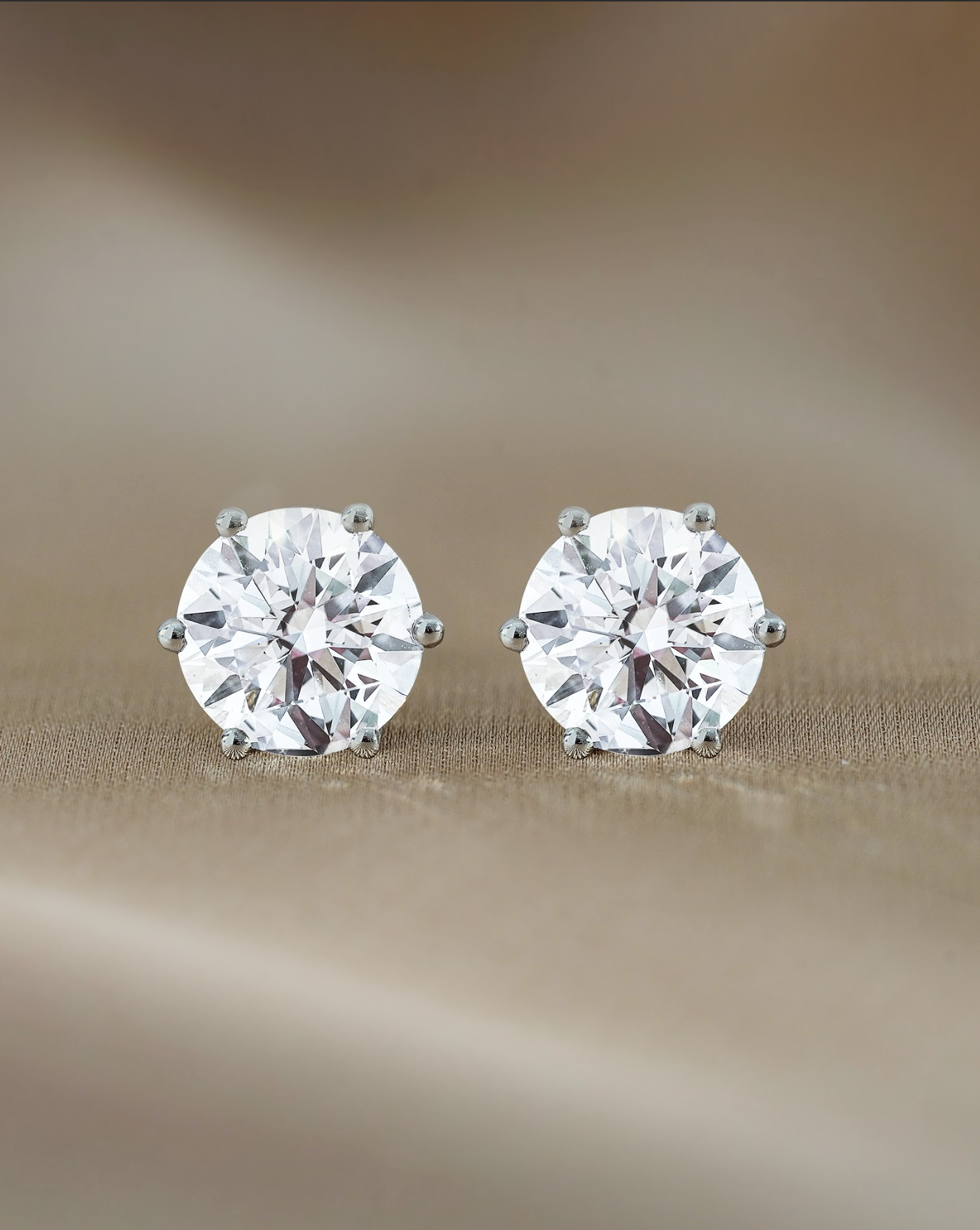 1 carats Round Cut Diamond Earring
